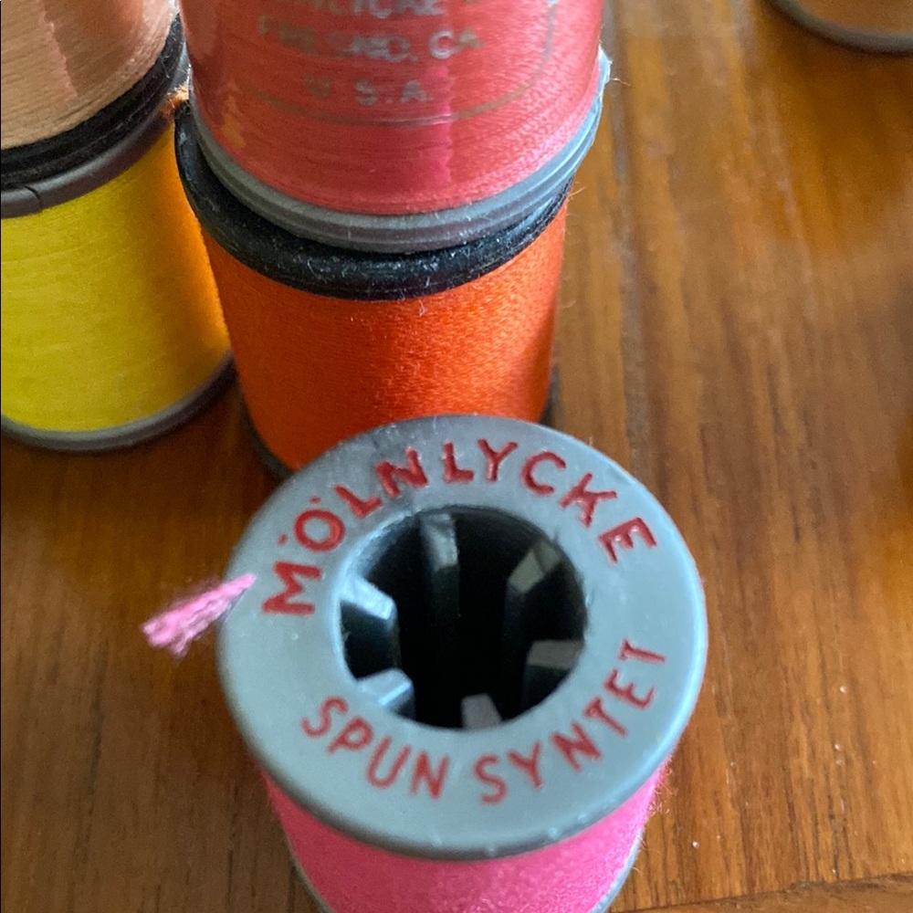 Vintage Set of Molnlycke Thread - Picture 6 of 12